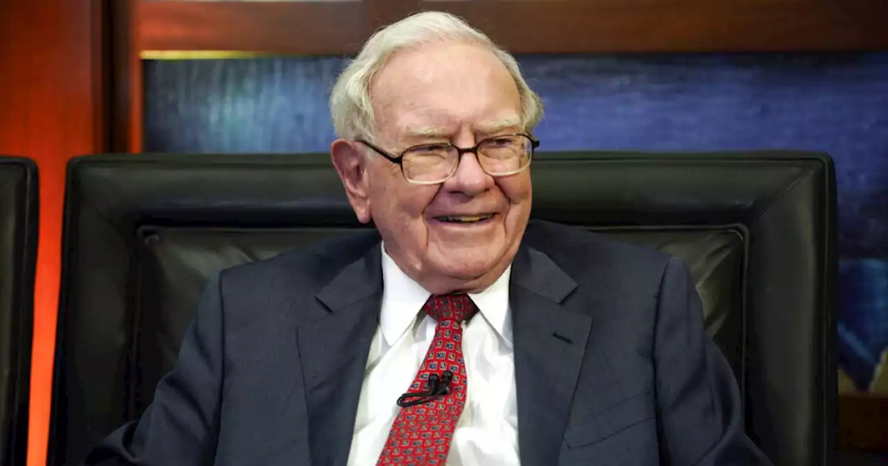 Someone pays $19 million to have lunch with Warren Buffett