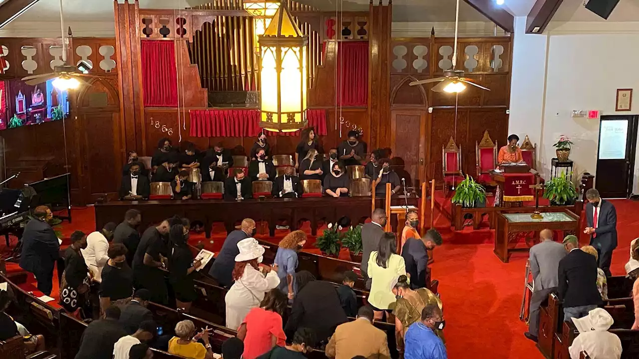 Rep. Sheila Jackson Lee joins community in special Juneteenth service at historic church