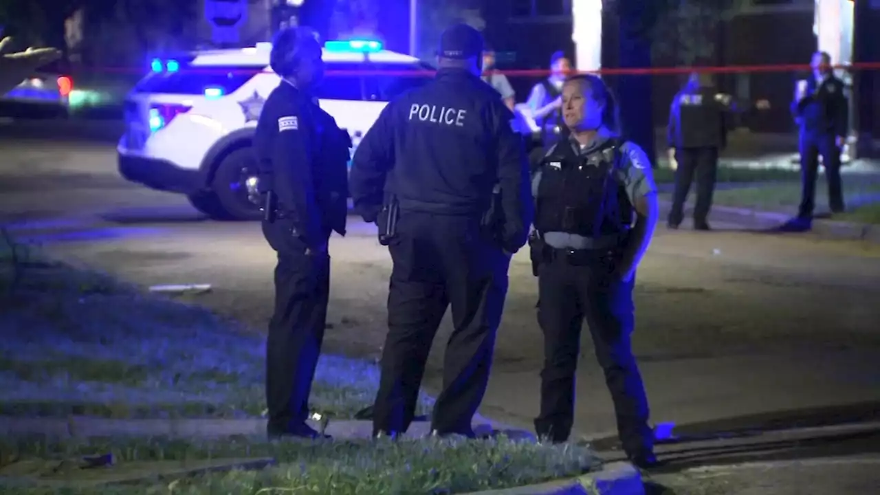 Chicago shootings: 35 shot, 3 fatally in weekend violence, police say