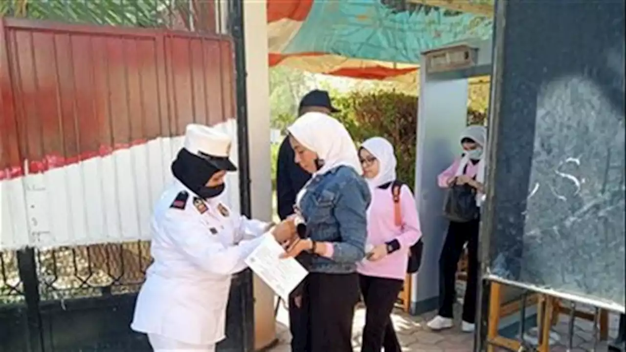 ضبط 4 طلاب سربوا أسئلة امتحانات الثانوية العامة عبر الإنترنت