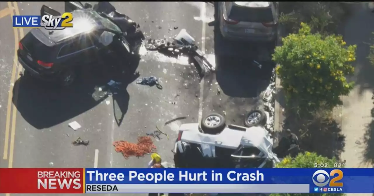 Three people taken to trauma center after crash in Reseda