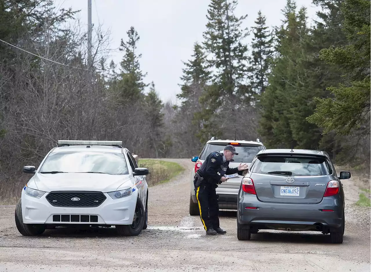 RCMP struggled to promptly inform victims’ families in aftermath of Nova Scotia mass shooting: document