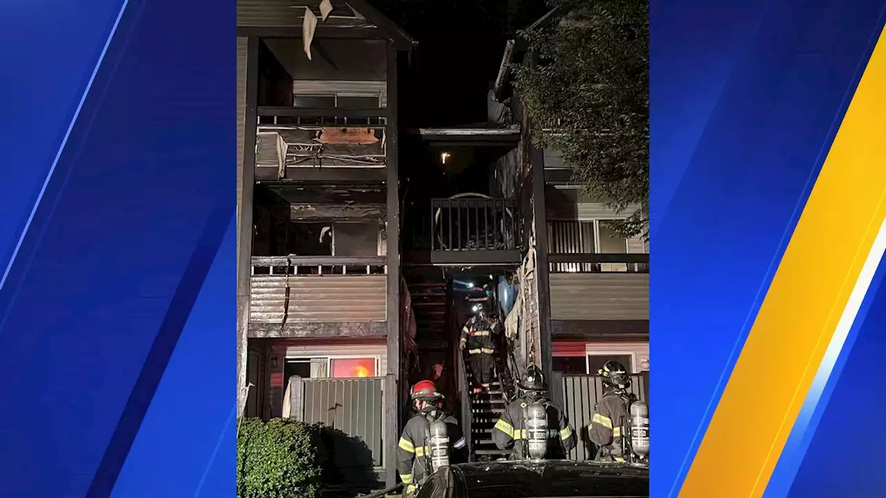 5 hurt in 2-alarm fire at Kent apartment complex