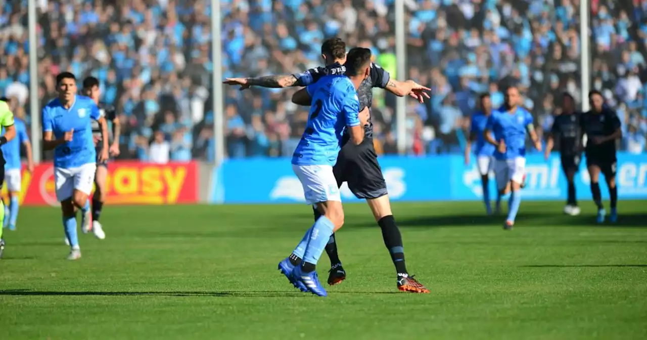 ¿Fue penal para Belgrano el agarrón a Vegetti? | Fútbol | La Voz del Interior