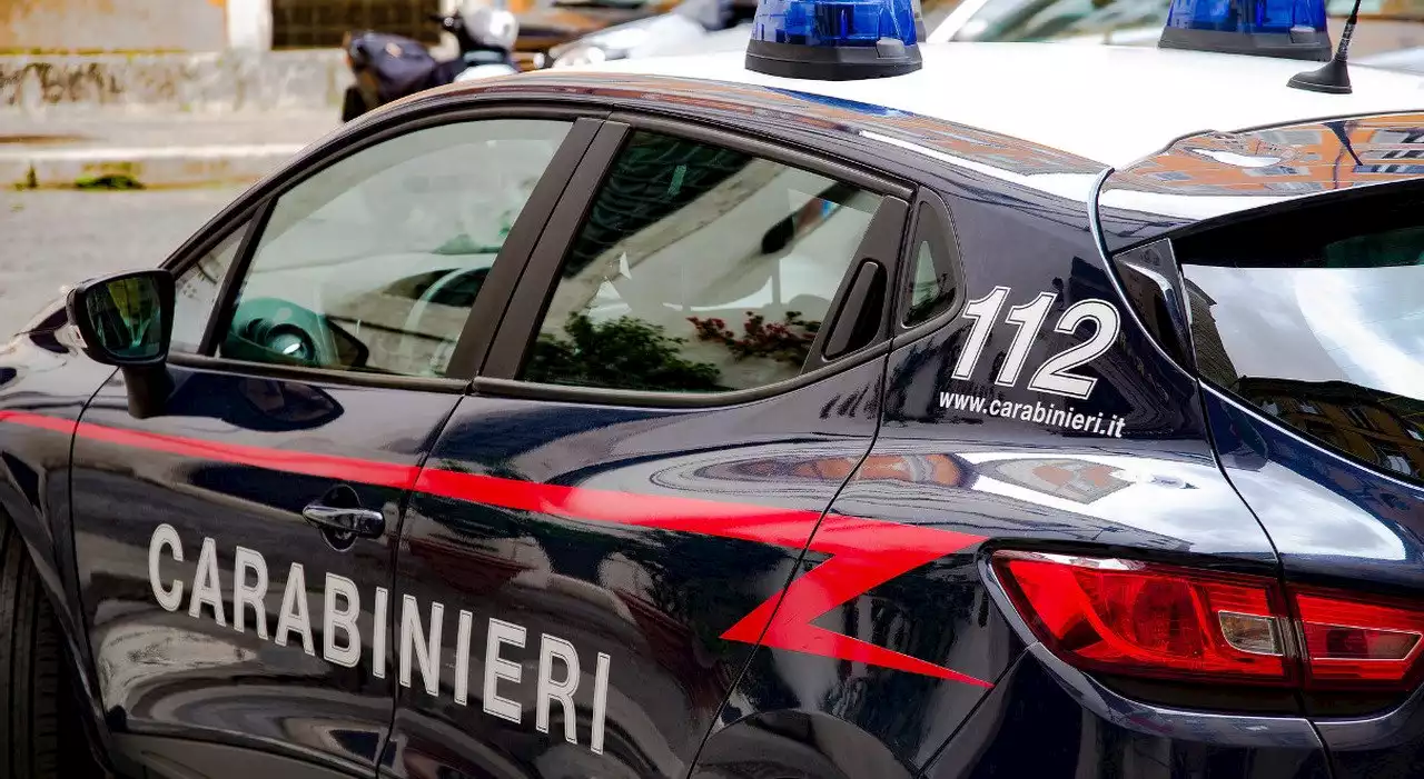 Investe un pedone e scappa, poi picchia un testimone dell'incidente: denunciato a piede libero