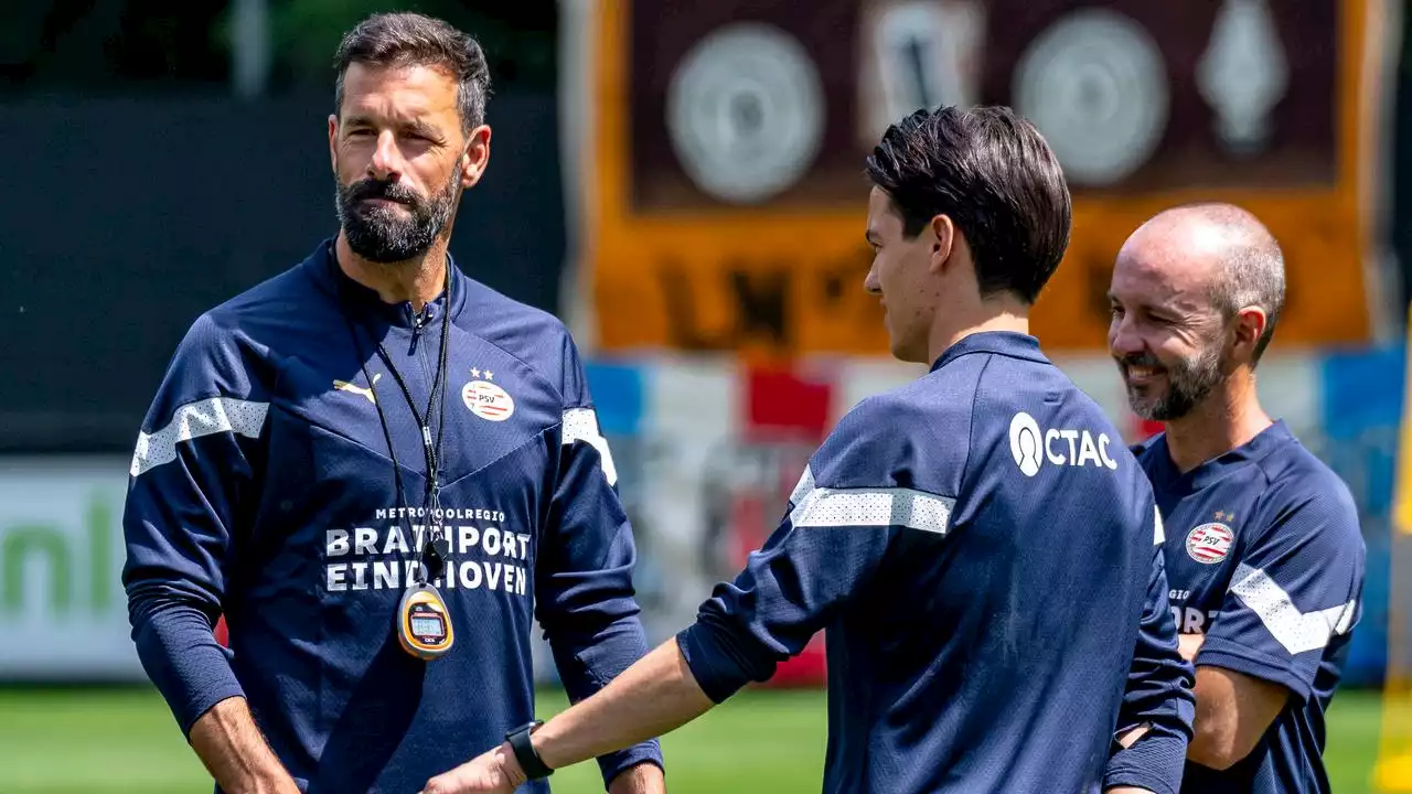 Van Nistelrooij met applaus begroet bij eerste training PSV