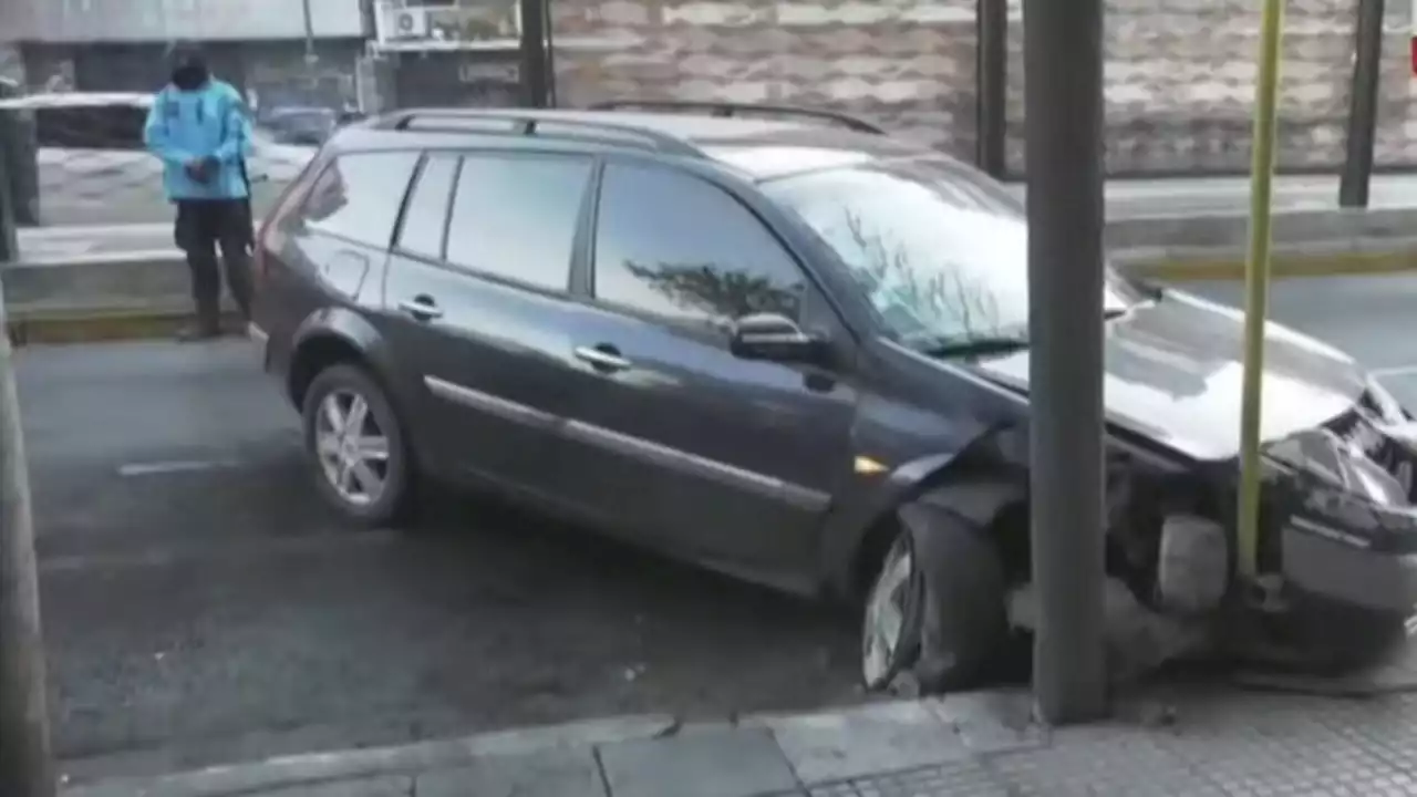 Agronomía: chocó contra un poste, discutió con la Policía y lo detuvieron