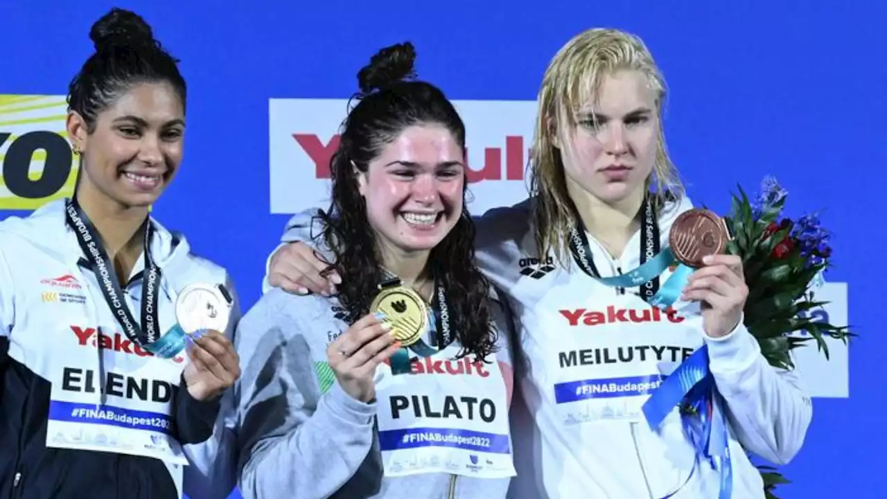 Benedetta Pilato è medaglia d'oro nei 100 rana, cinque centesimi avanti alla tedesca Anna Elendt