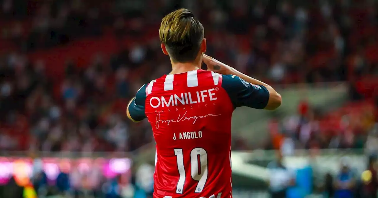 Jesús Angulo ya tiene fecha para volver con Chivas tras fractura