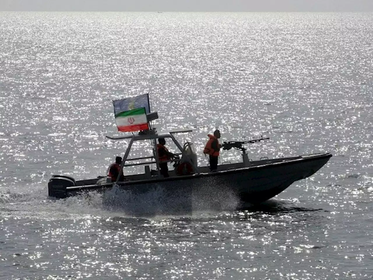 U.S. Navy Warship Clashes with Iran Speedboats in Strait of Hormuz