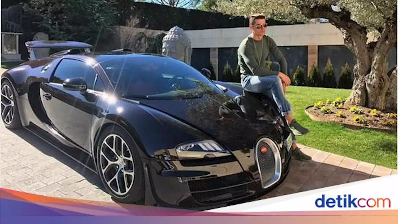 Duh! Bugatti Milik Ronaldo Nabrak Tembok Sampai Hancur