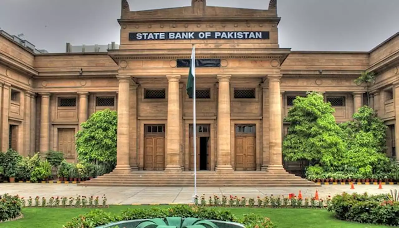 بینکوں میں ڈالرز ختم ہونے کی افواہوں پر اسٹیٹ بینک کا ردعمل سامنے آگیا