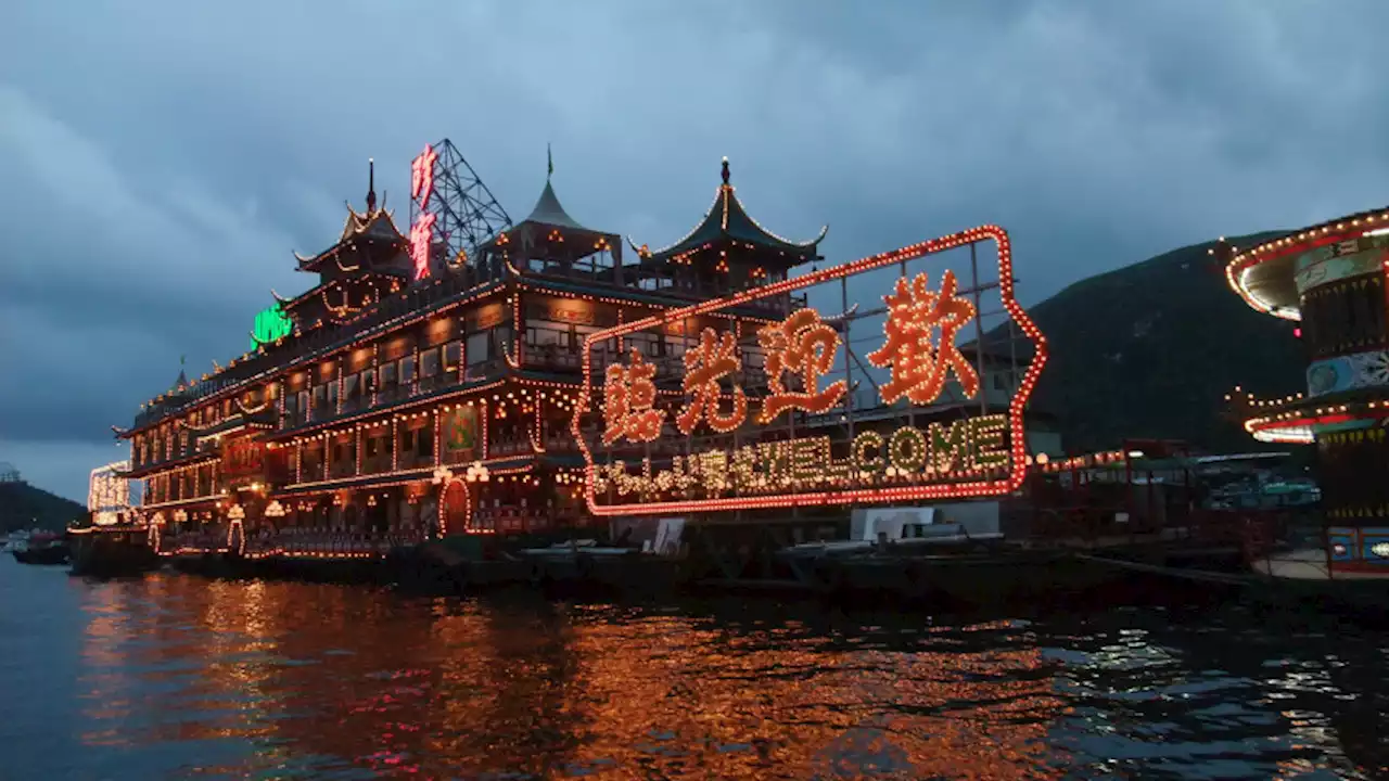 Hong Kong's enormous floating restaurant is now 3,300 feet below the South China Sea