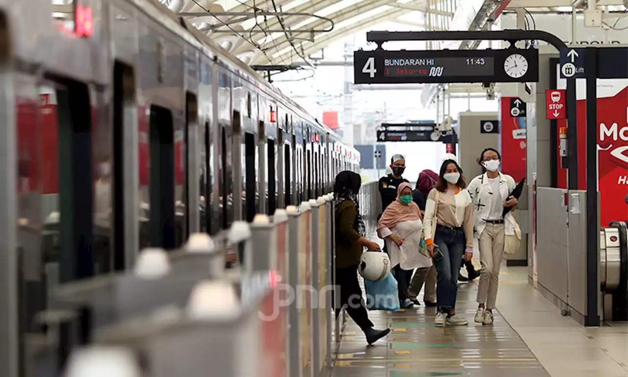 Gratis, Besok Warga Bisa Naik Transjakarta, MRT, dan LRT Sepuasnya