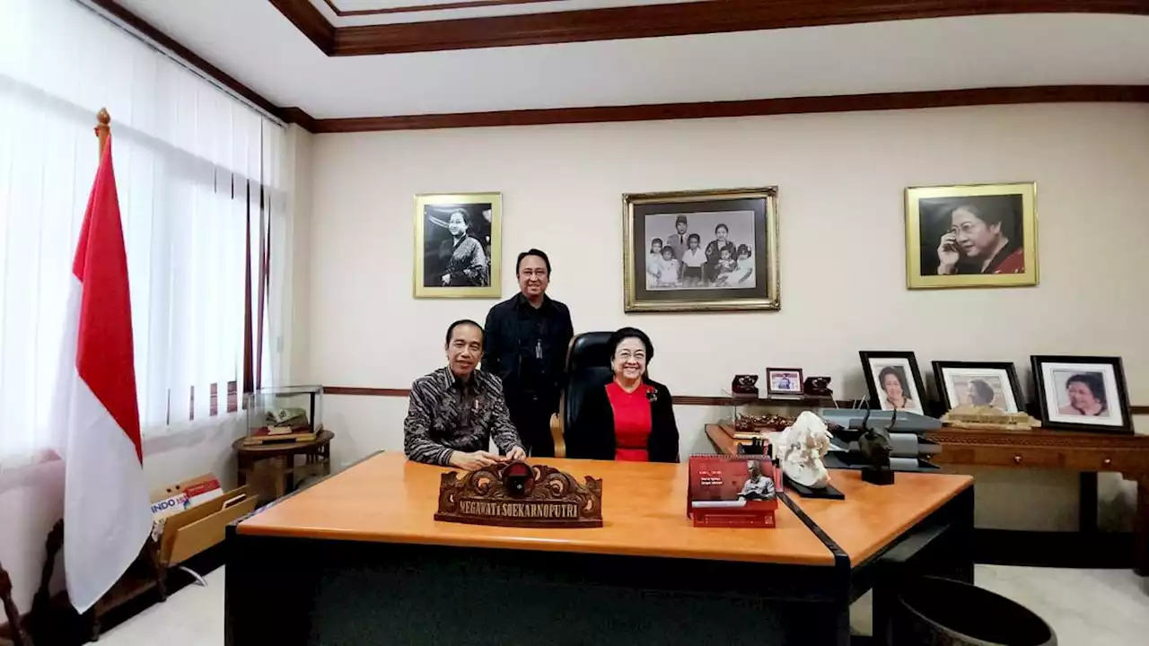 Kala Jokowi, Megawati dan Prananda, Berfoto Bersama di Ruangan Ketum PDIP