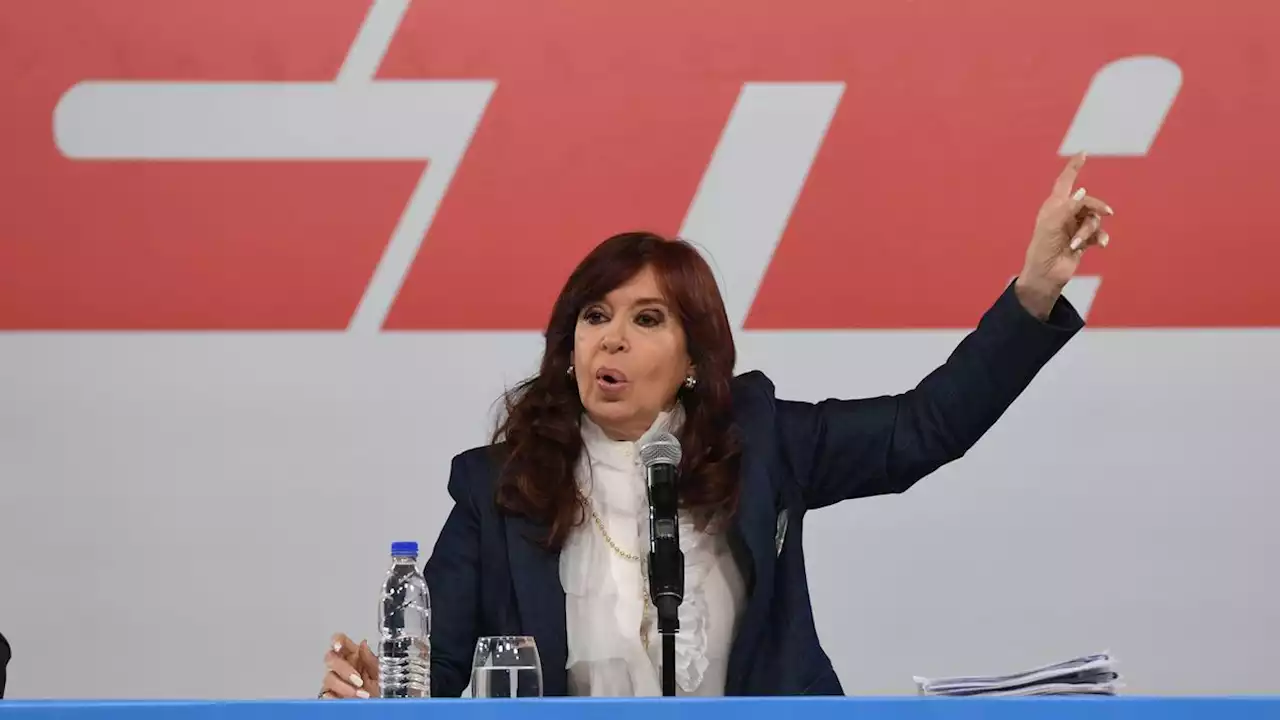 Cristina Kirchner criticó a Javier Milei por elogiar a Domingo Cavallo