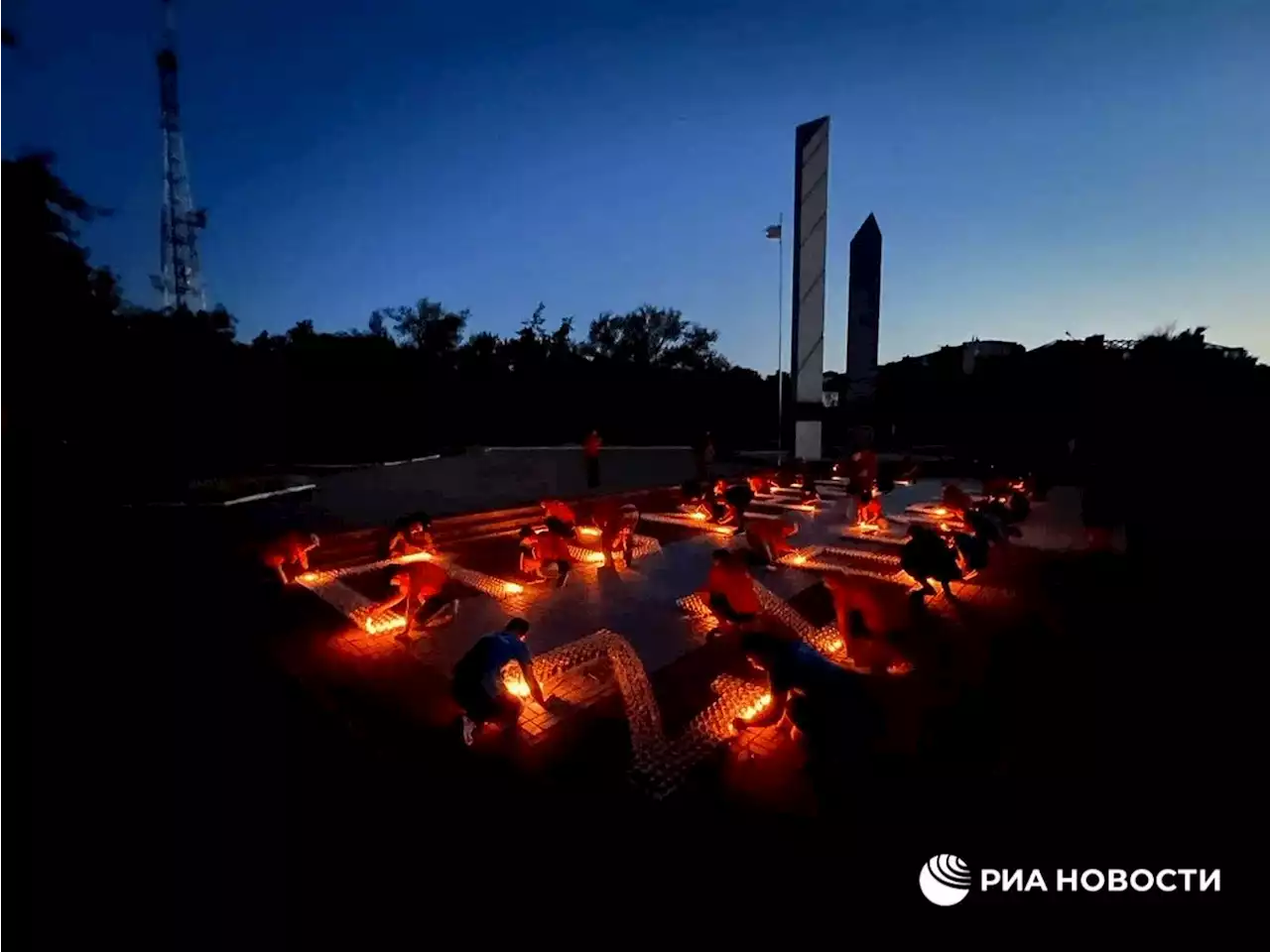 В Мариуполе активисты создали 160-метровую надписьПомним 22.06.1941 - РИА Новости, 21.06.2022