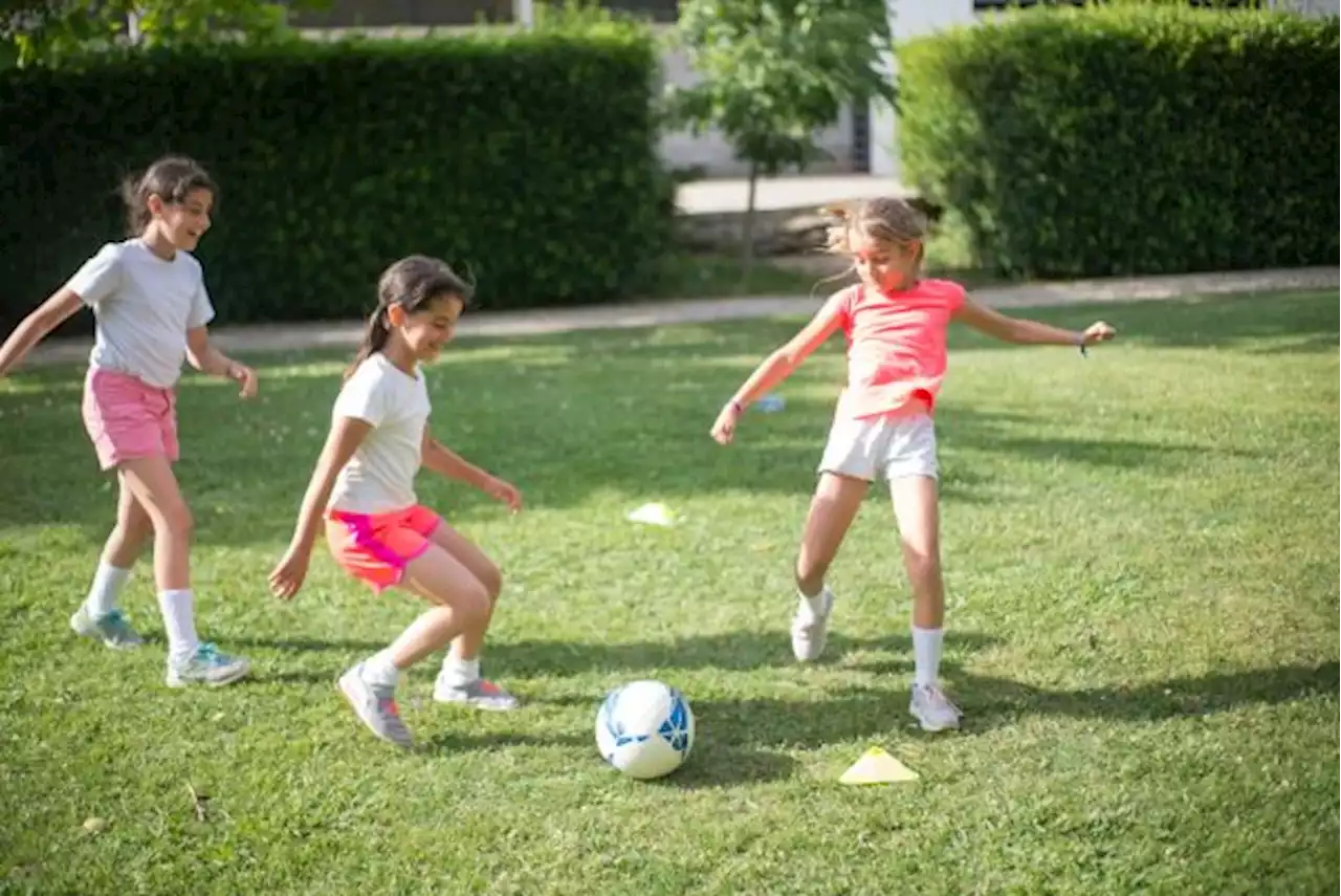 Blog | Perché alle bambine fa bene giocare a calcio - Alley Oop