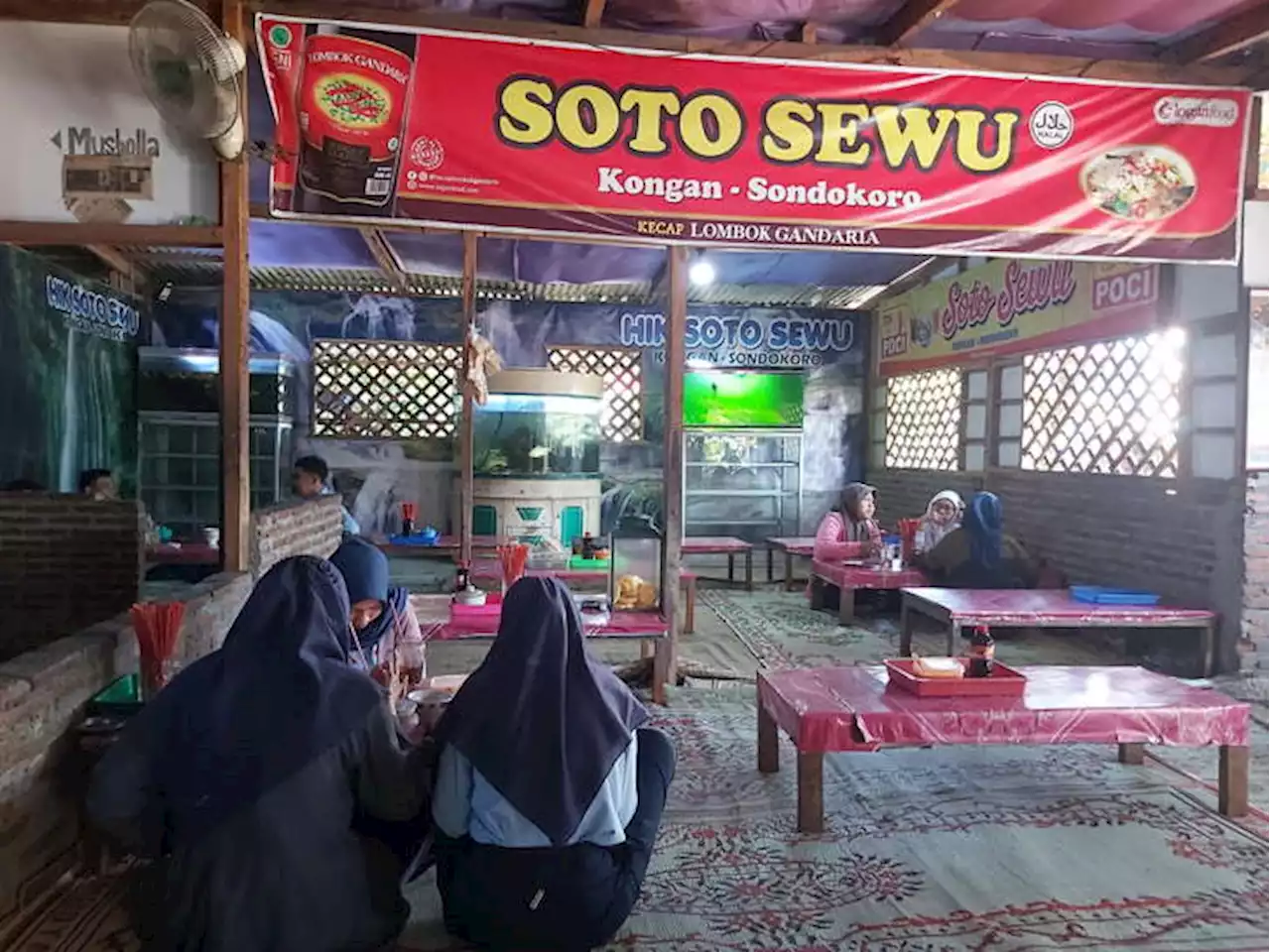 Soto Sewu Bu Dwi Karanganyar, Penyelamat di Tanggal Tua