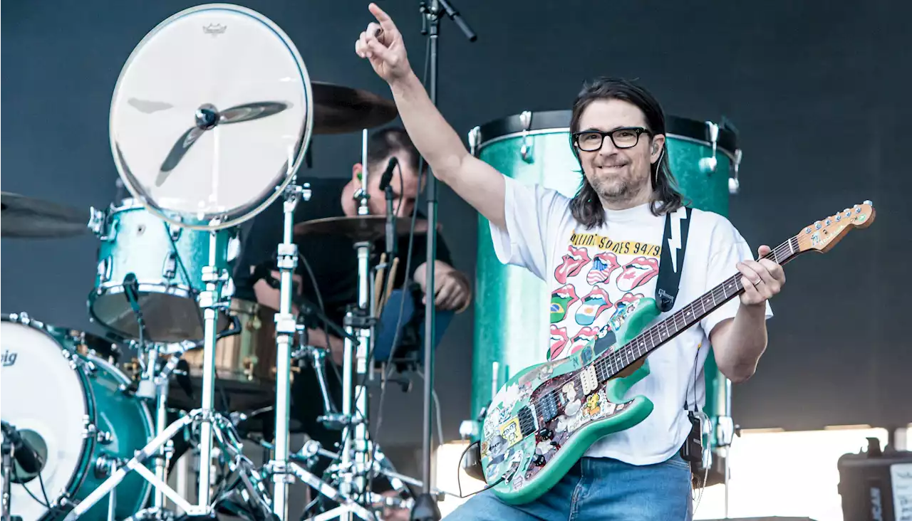 Weezer Announces 'SZNZ' Broadway Residency