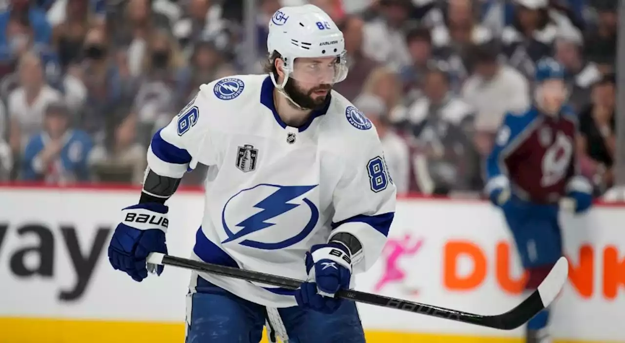 Lightning have no update after Kucherov leaves Game 3 with injury