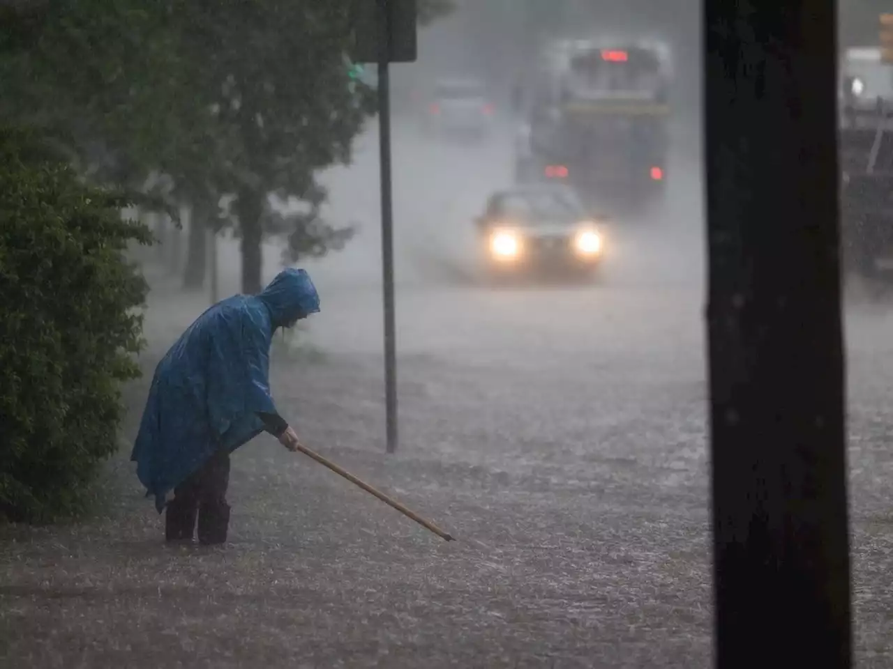 City crews responding to flooding after localized thunderstorm event in Saskatoon