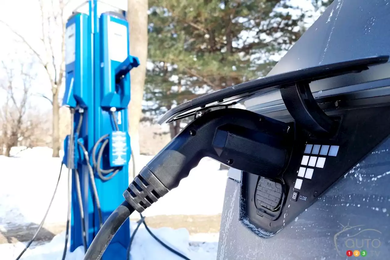 FLO will deliver 7,500 new EV chargers to Hydro-Québec | Car News | Auto123