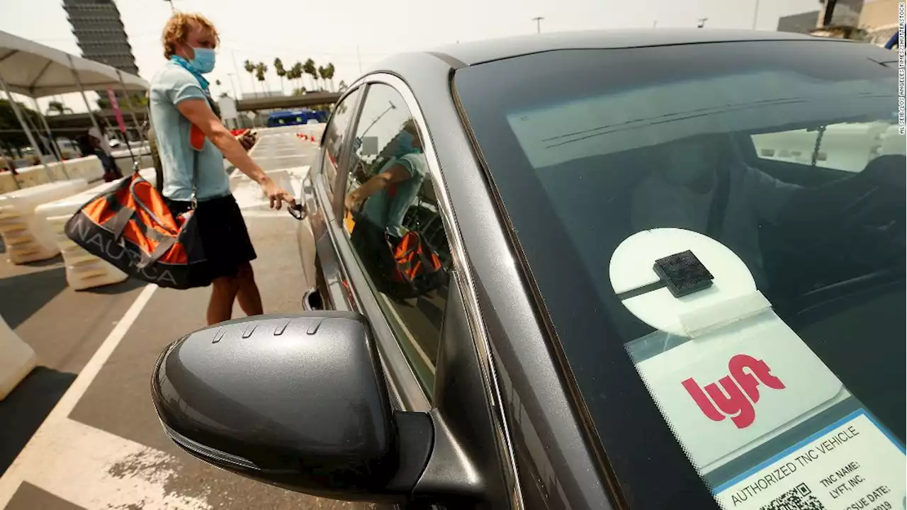 Uber, Lyft drivers claim price-fixing in lawsuit against companies