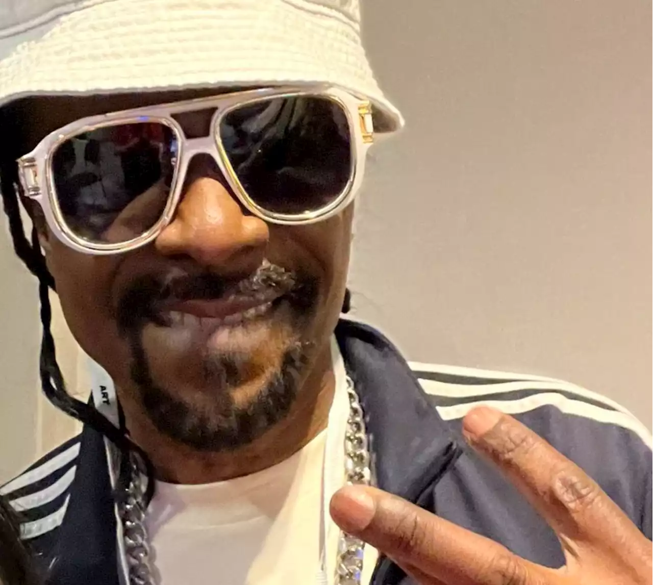 No, Snoop Dogg Isn't Attending the NFT NYC Conference | CoinMarketCap