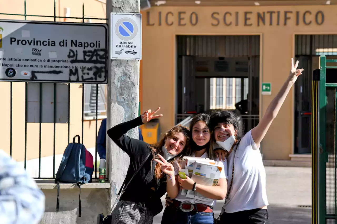 All’esame di Maturità 2022, un aiuto in più per gli studenti: «Alexa ricaricami» - iO Donna