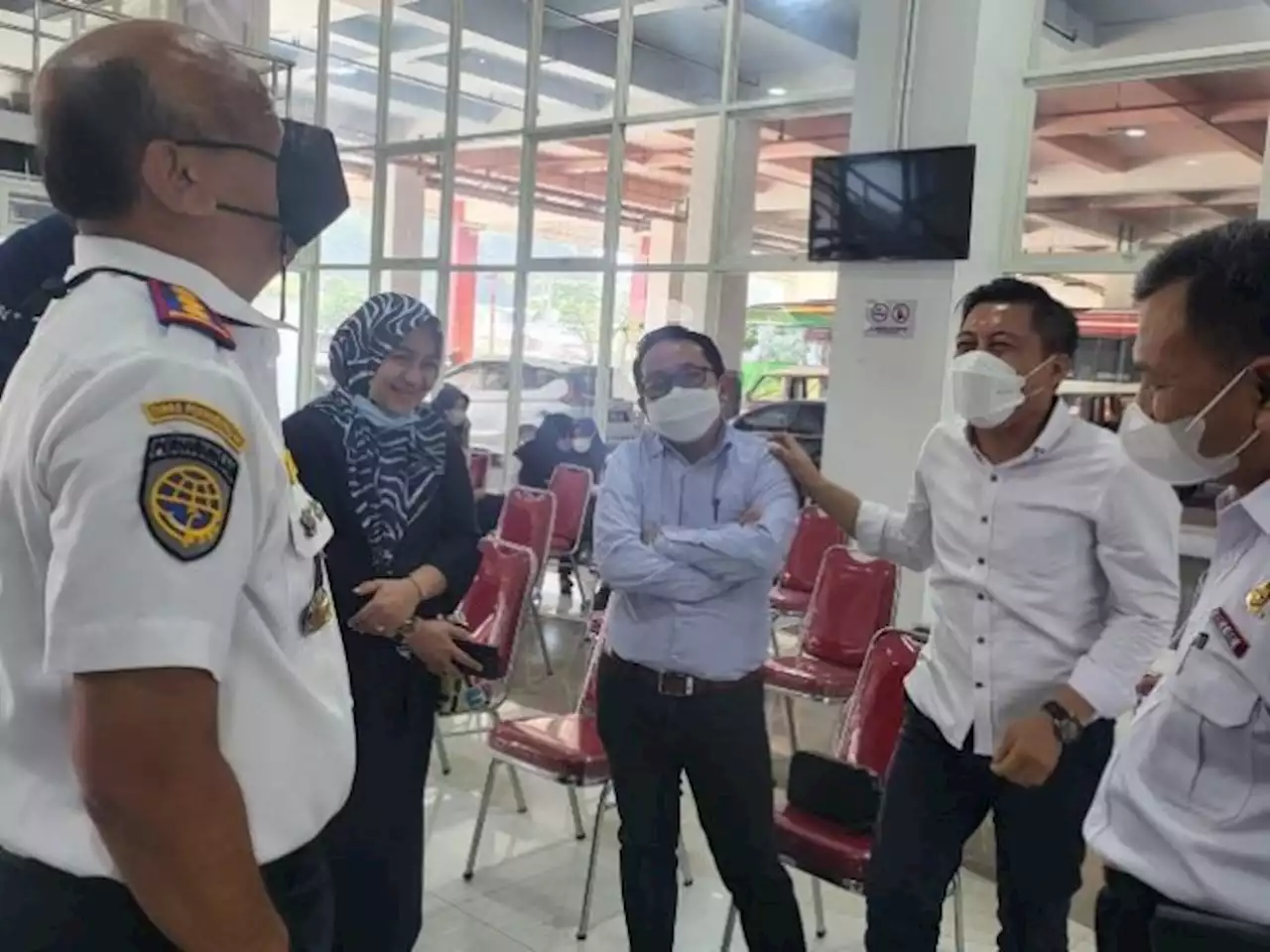 Kimisi C DPRD Minta Target Pendapatan Suroboyo Bus Dikaji Lagi