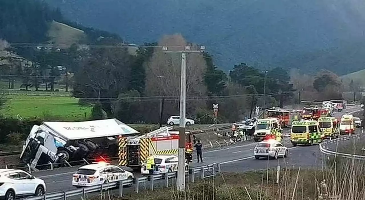 Vanno al funerale con un furgone, intera famiglia sterminata in un incidente