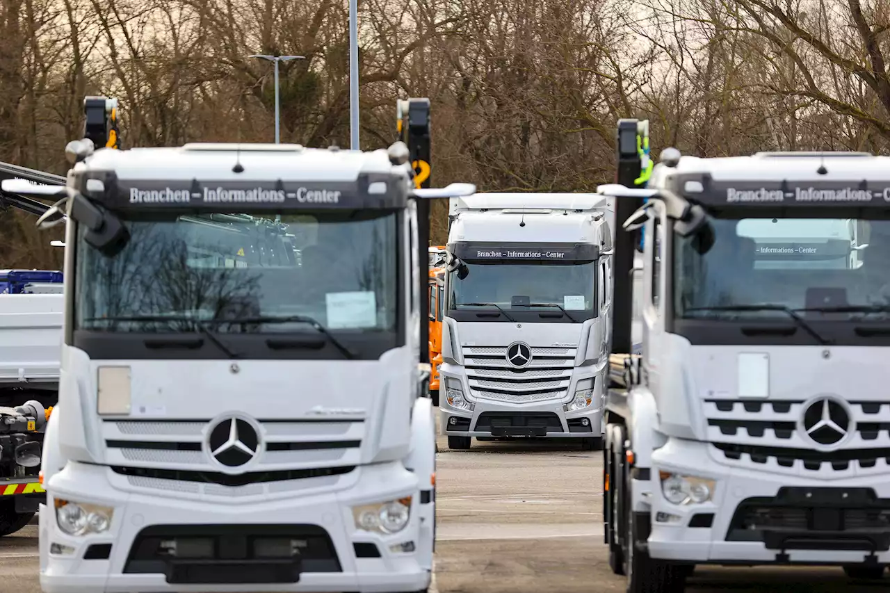 World's Largest Truckmaker Says It's Facing Enormous Supply Chain Pressure