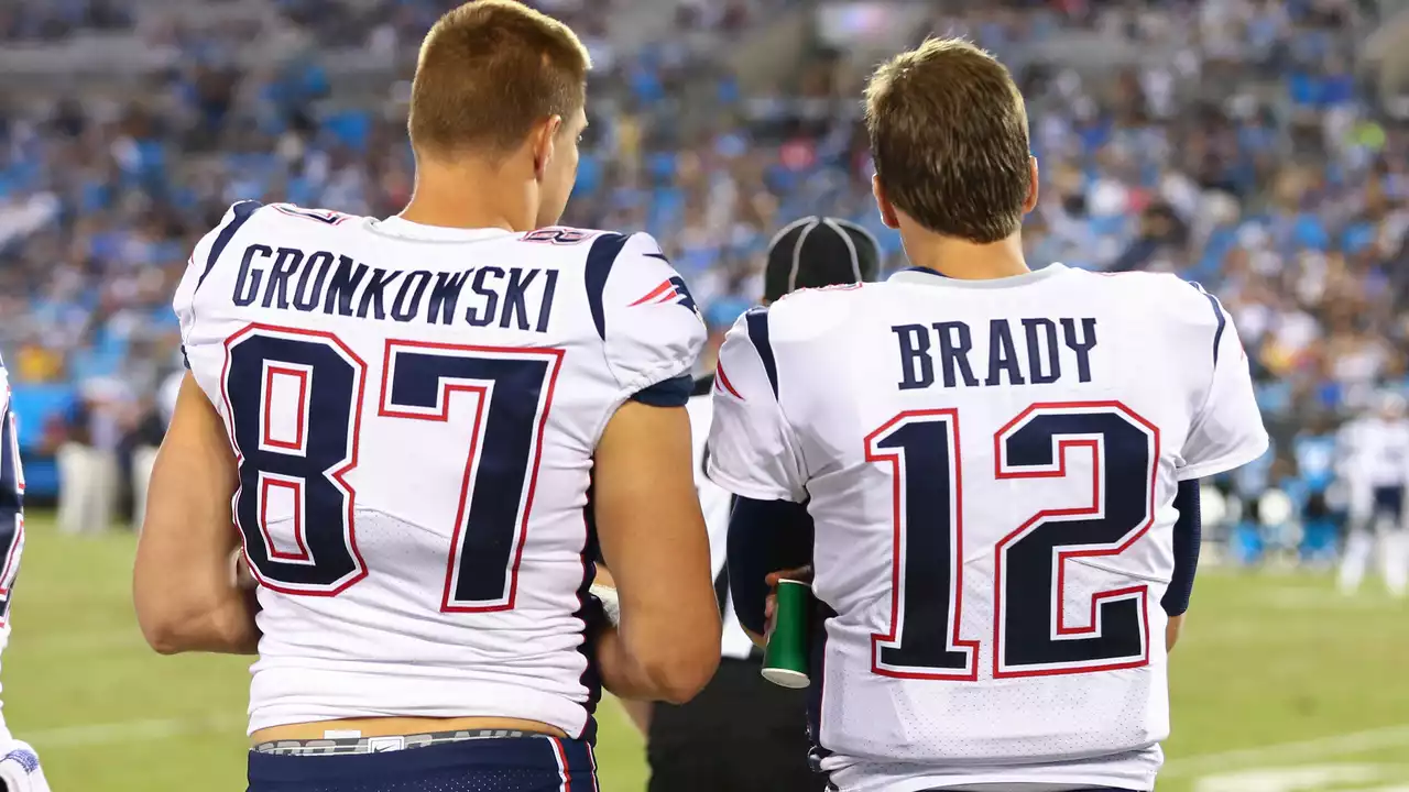 Tom Brady, Julian Edelman React to Rob Gronkowski's Retirement