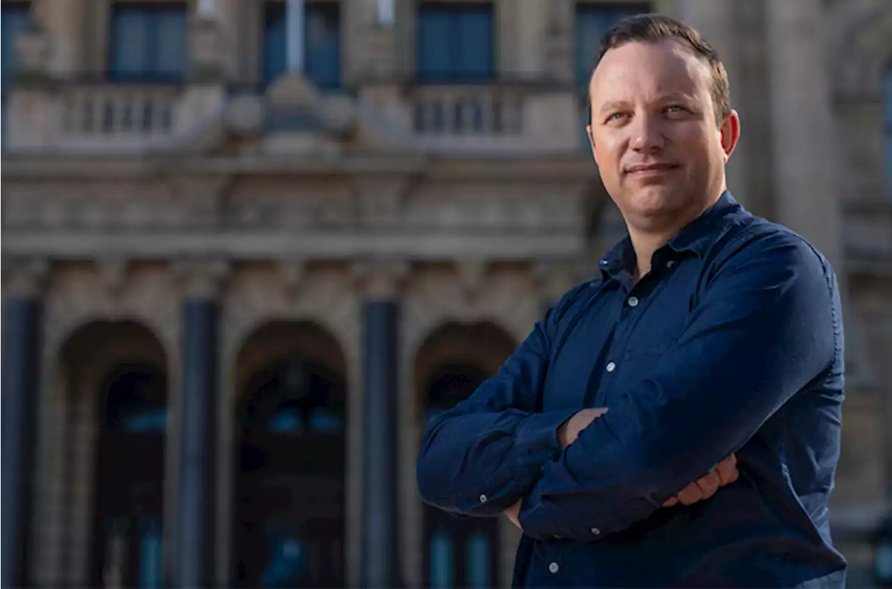 The close-up | Adriaan Basson