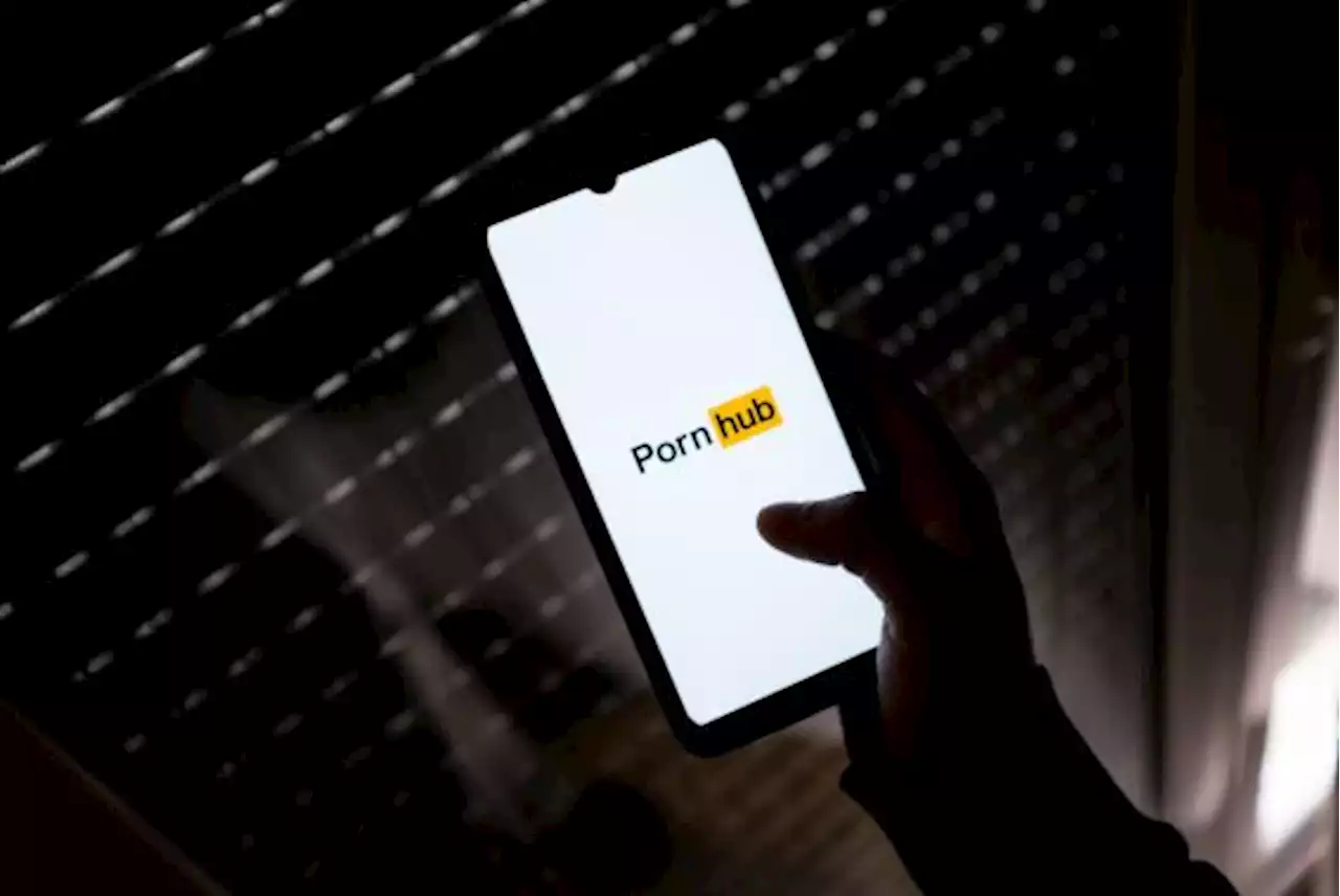 Pornhub, terremoto ai vertici di MindGeek: si dimette anche l'AD