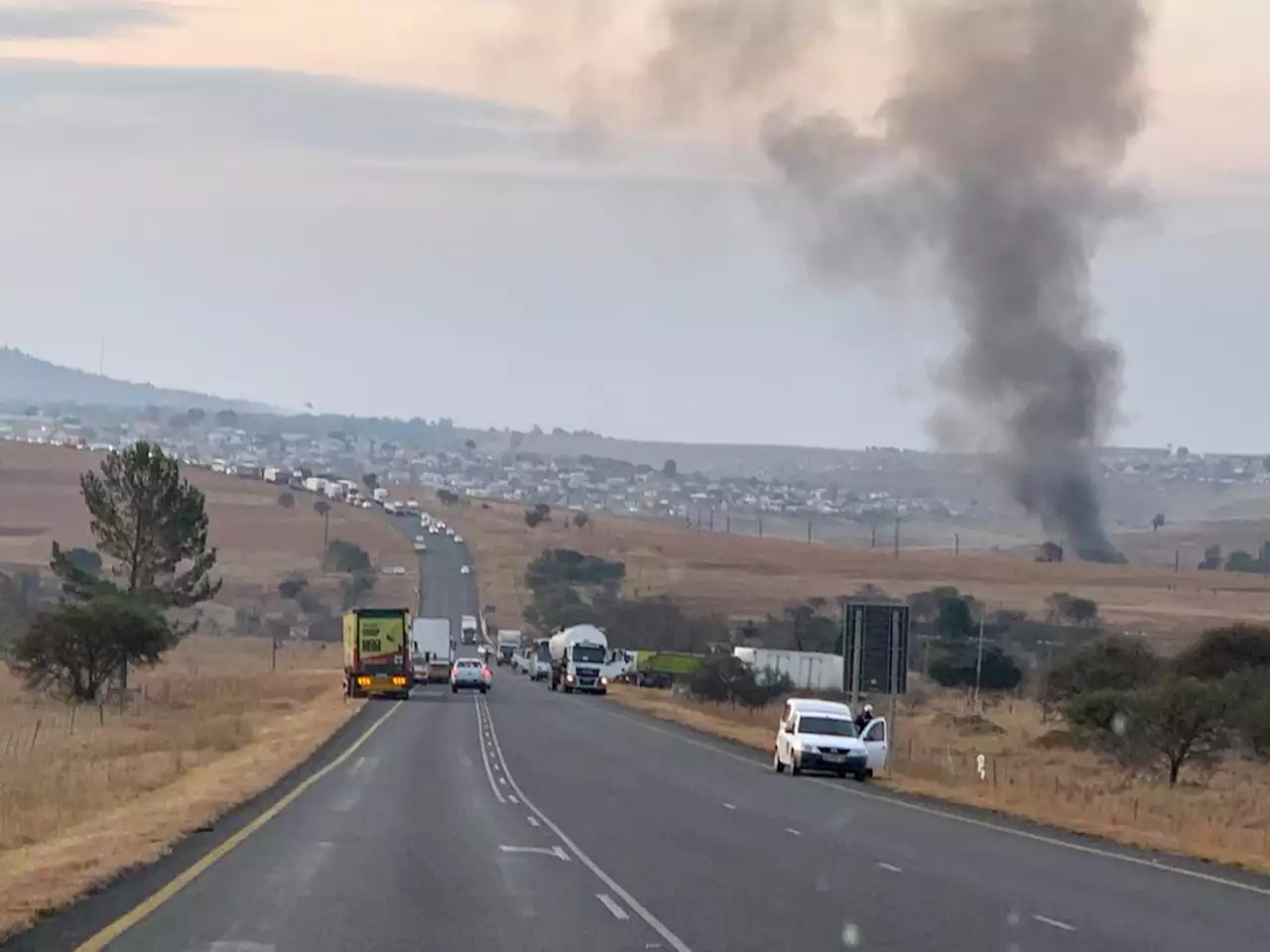 Just in: Another major highway connecting two SA cities BLOCKADED