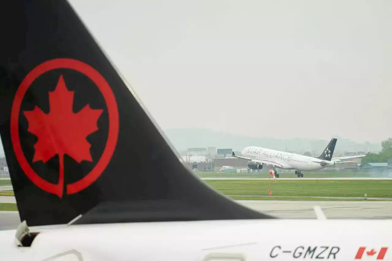 Anger, confusion after Air Canada orders 20-plus passengers off Montreal-to-London flight