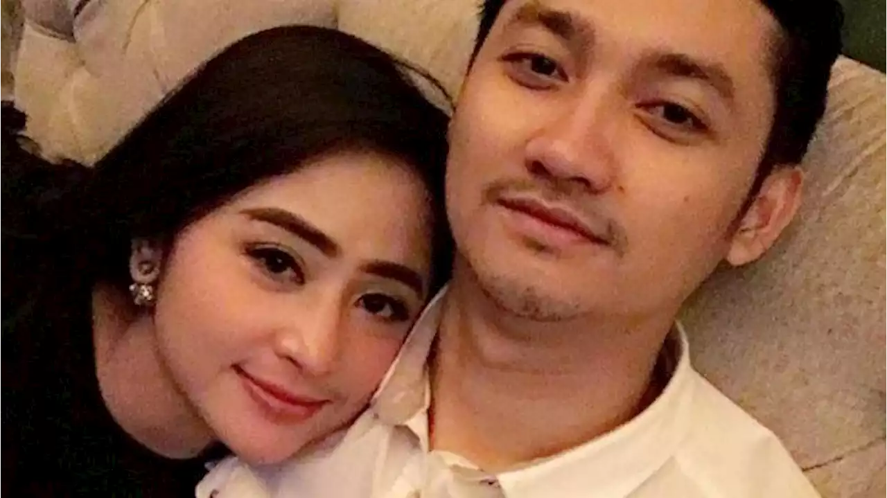 Digugat Cerai, Dewi Perssik Sudah Pisah Rumah dengan Angga Wijaya