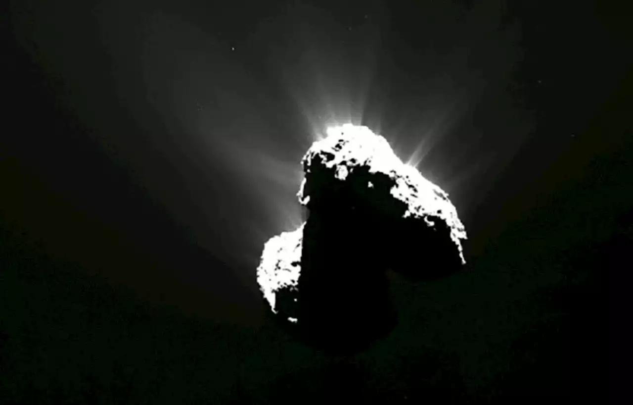 A comet twice as big as Mount Everest is headed past Earth soon