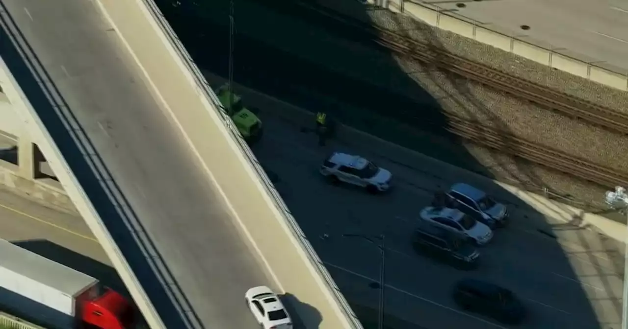 Shots fired on outbound Dan Ryan near Chicago Skyway; lanes shut down