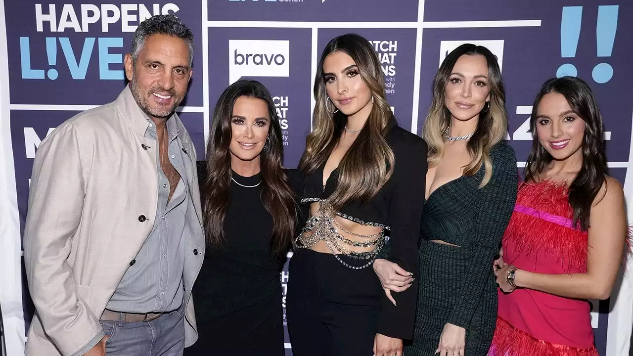 Kyle Richards' Husband Mauricio Umansky & Daughters Get Netflix Series