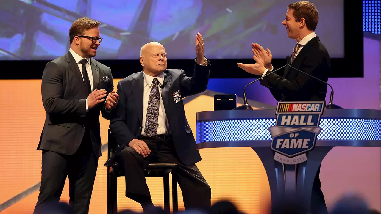 NASCAR Hall of Famer Bruton Smith dead at 95