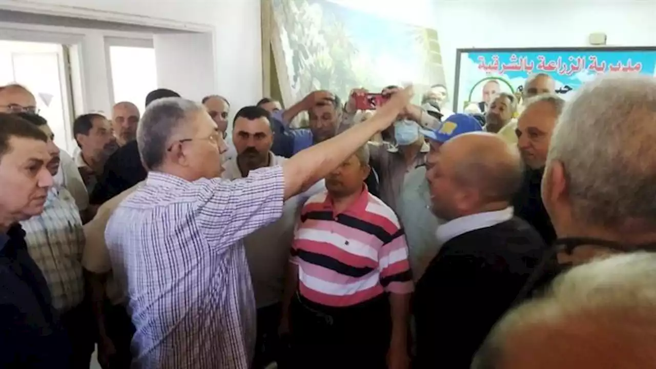 وفاة موظف قهرًا واحتجاجات.. ماذا يحدث داخل مديرية الزراعة بالشرقية؟