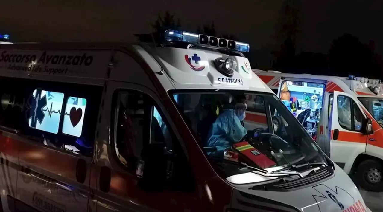 Schianto frontale in auto nel Bolognese, muore una donna di 27 anni