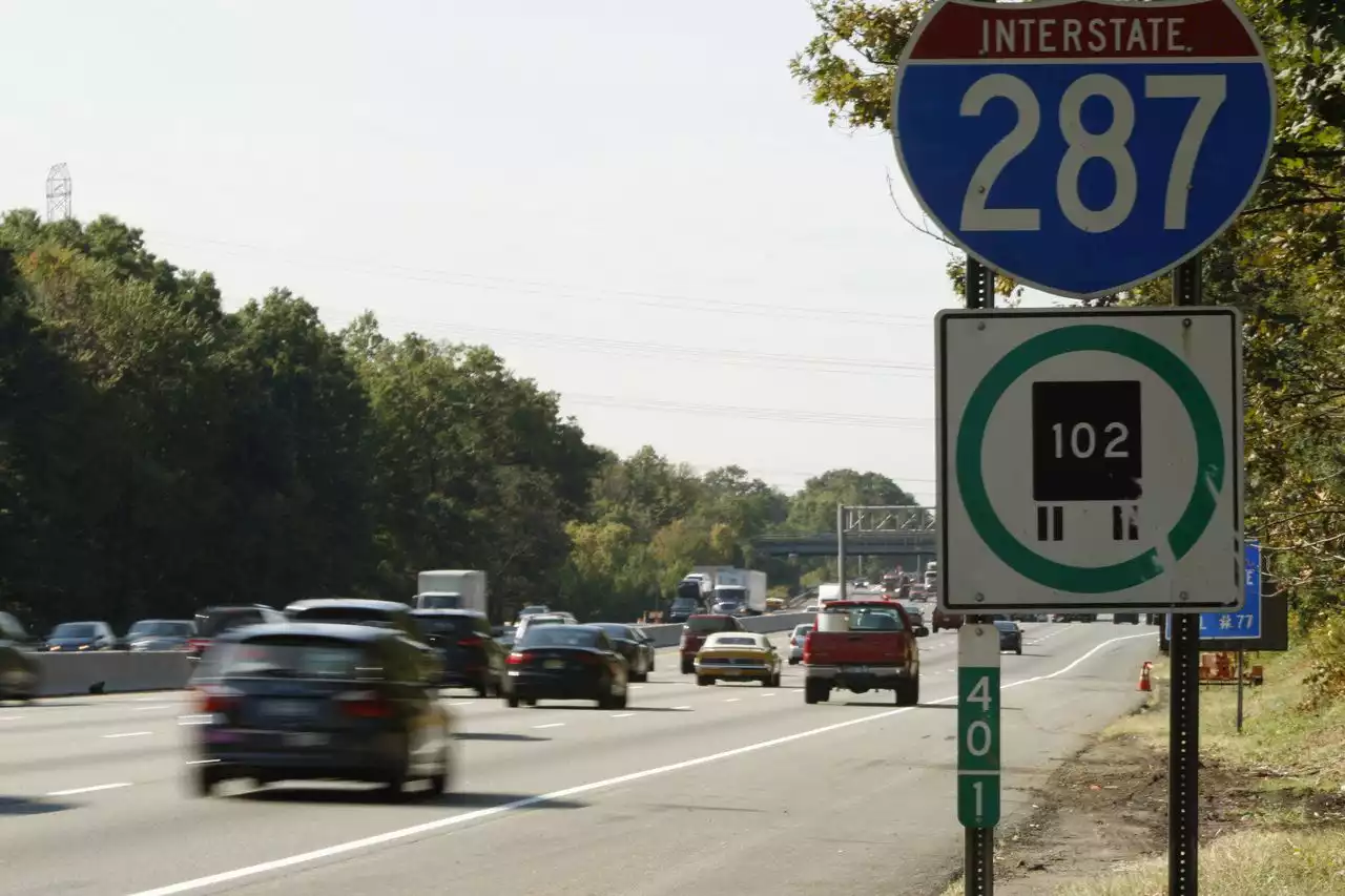 Sinkhole continues to close part of critical junction between I-287 and I-78