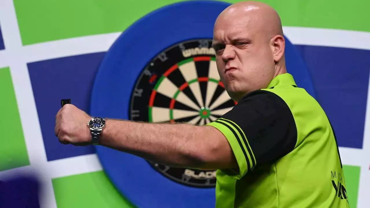 Van Gerwen maakt tien dagen na operatie zijn rentree: 'Had dit ook niet verwacht'