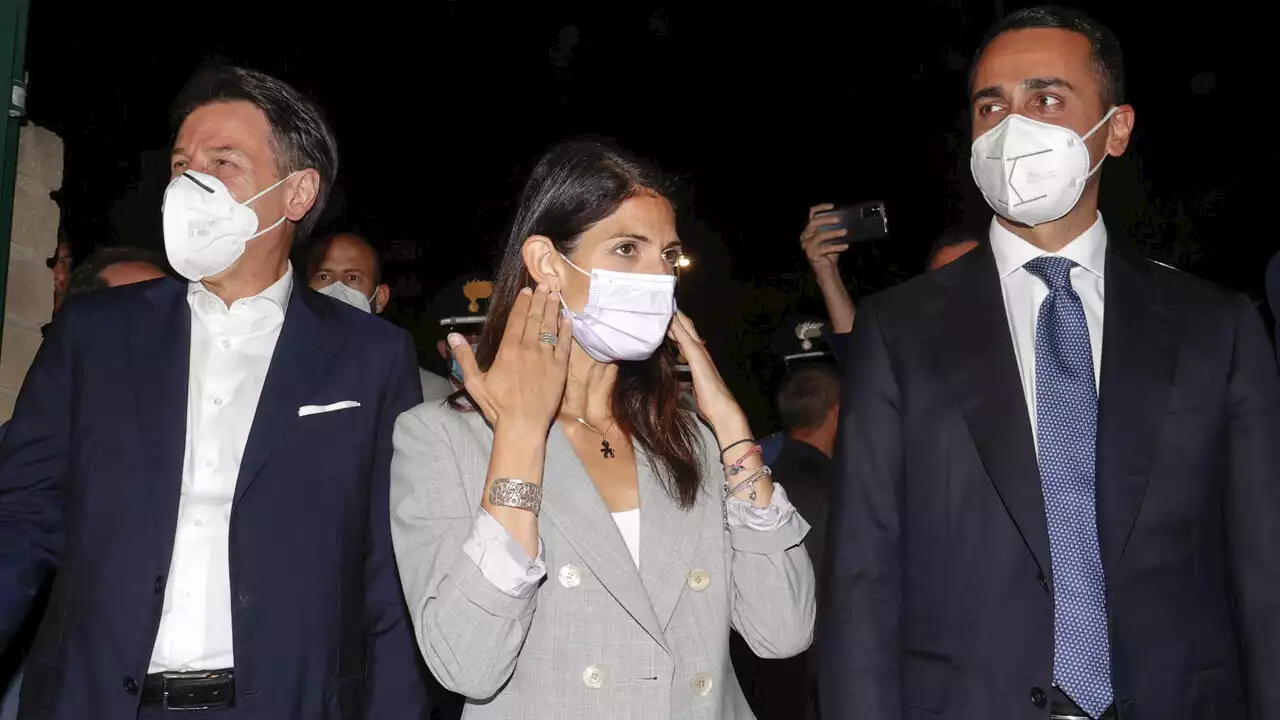 Scissione nel M5s: in Regione tutti con Conte, Raggi resta in silenzio