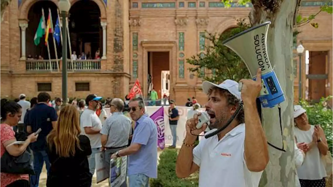 Trabajadores de Abengoa se encierran en la SEPI