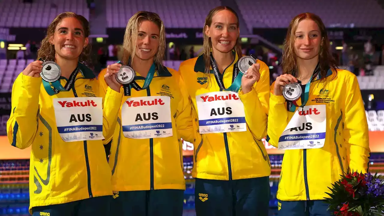 Mollie O'Callaghan leads Australian 4x200 silver rush at swimming world championships